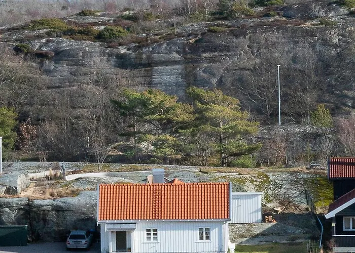 Beautiful Log House At The World\'S End, Tjome